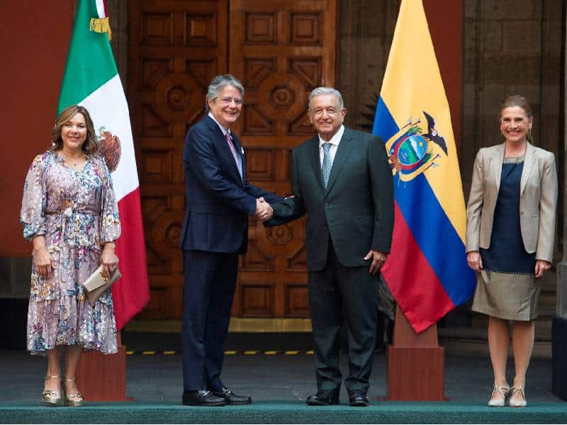 Da AMLO bienvenida oficial a presidente de Colombia