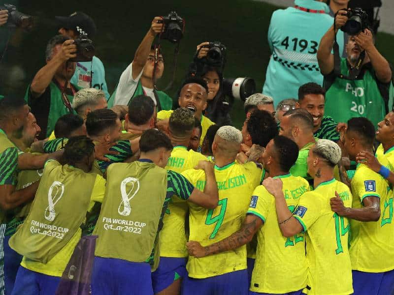 Casemiro esfuma la nostalgia hacia Neymar y lleva a Brasil a octavos de Qatar