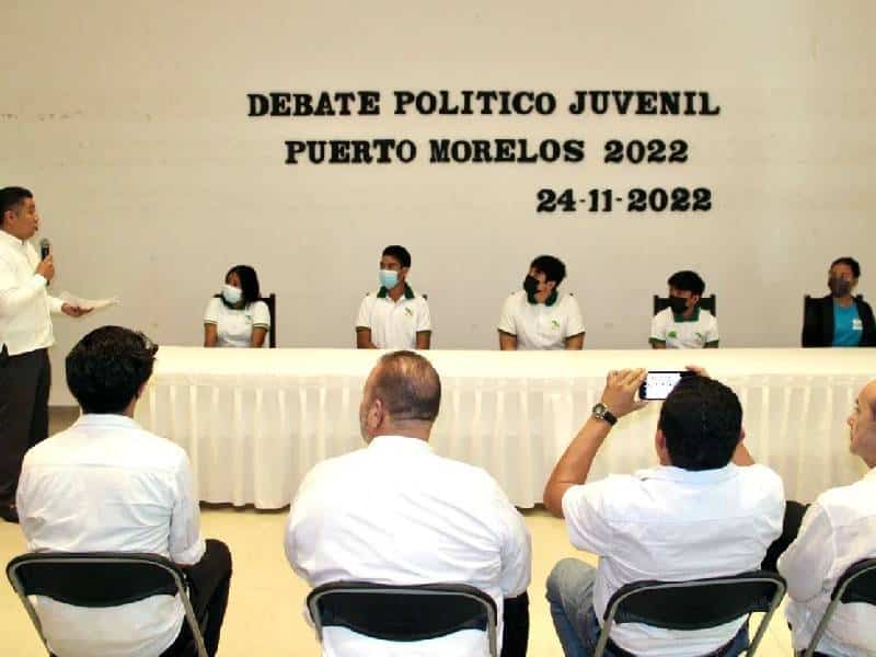 Organizan en Puerto Morelos debate político juvenil 2022
