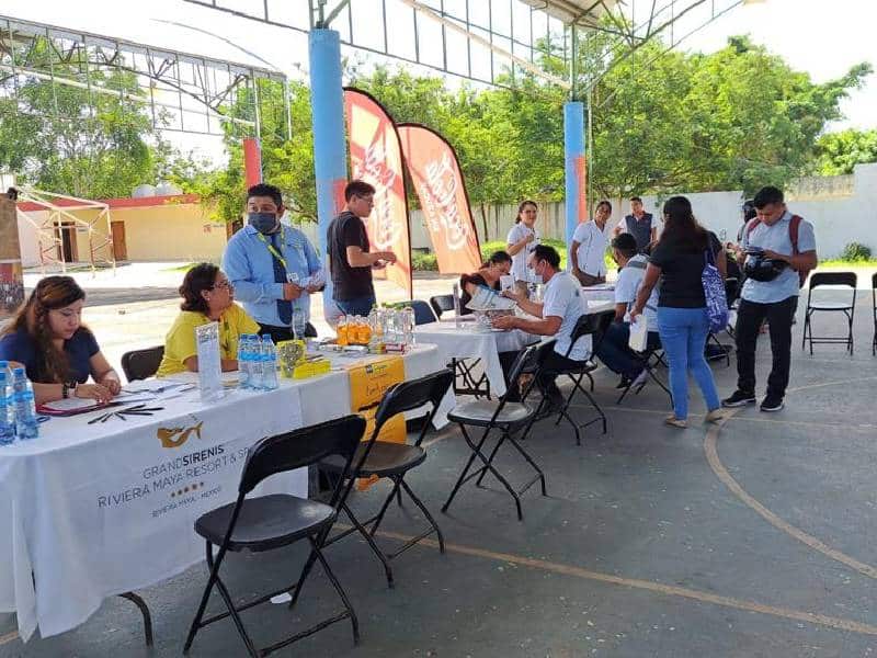 Feria del empleo en Felipe Carrillo Puerto ofrece 944 vacantes laborales