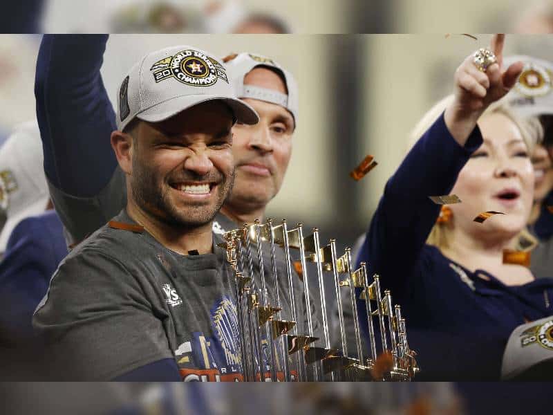 José Altuve lidera a los ocho latinos ganadores del Bate de Plata en la MLB