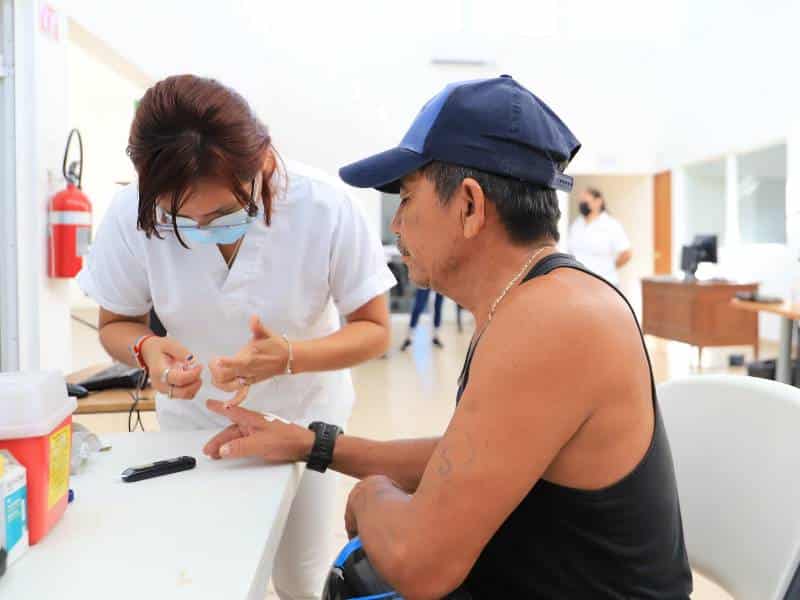 Realizan jornada de detección oportuna de diabetes en Isla Mujeres