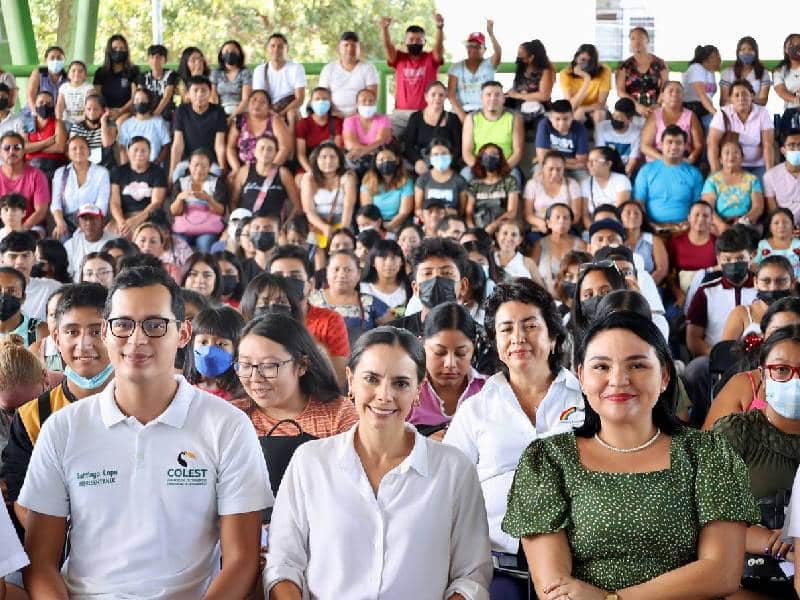 Promueve Ana Paty Peralta apoyo en tranporte para estudiantes 