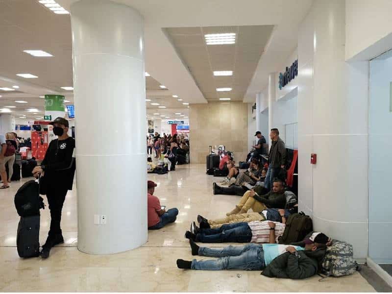 La “tormenta del Siglo” causa algunas afectaciones en el aeropuerto de Cancún