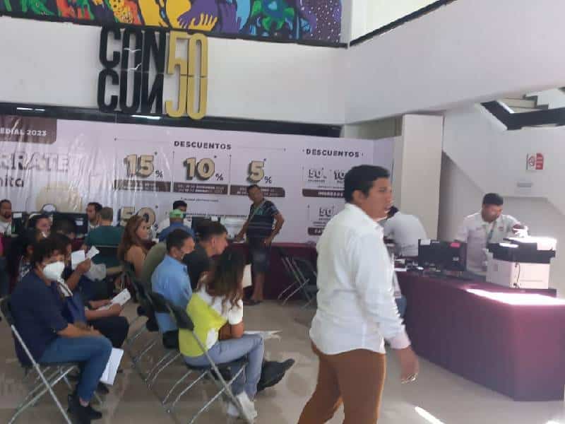 Cientos de cancunenses acuden a Palacio Municipal a pagar impuesto predial