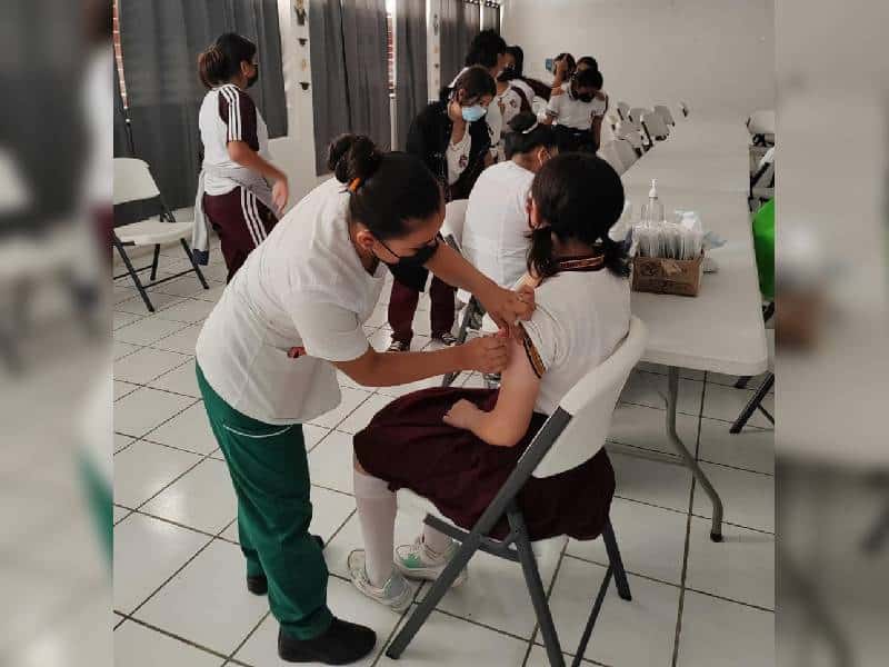 Amplía IMSS Quintana Roo vacunación de adolescentes contra VPH