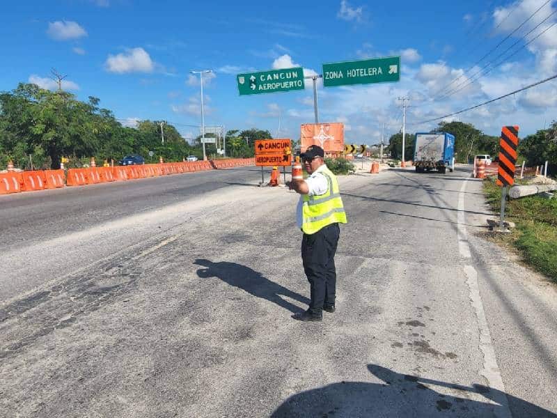 Activan operativo especial para mejorar vialidad en aeropuerto de Cancún