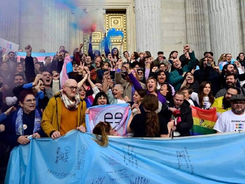 España aprueba Ley Transgénero desde los 16 años