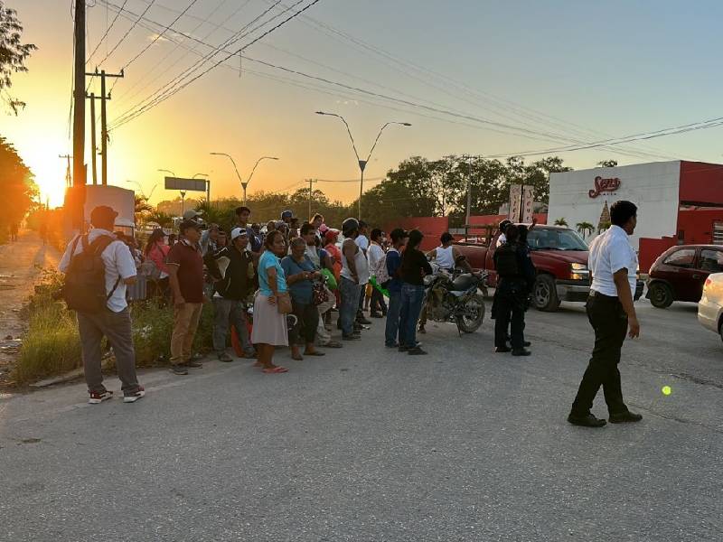 Ayuntamiento de Benito Juárez interviene como mediador entre manifestantes y la CFE