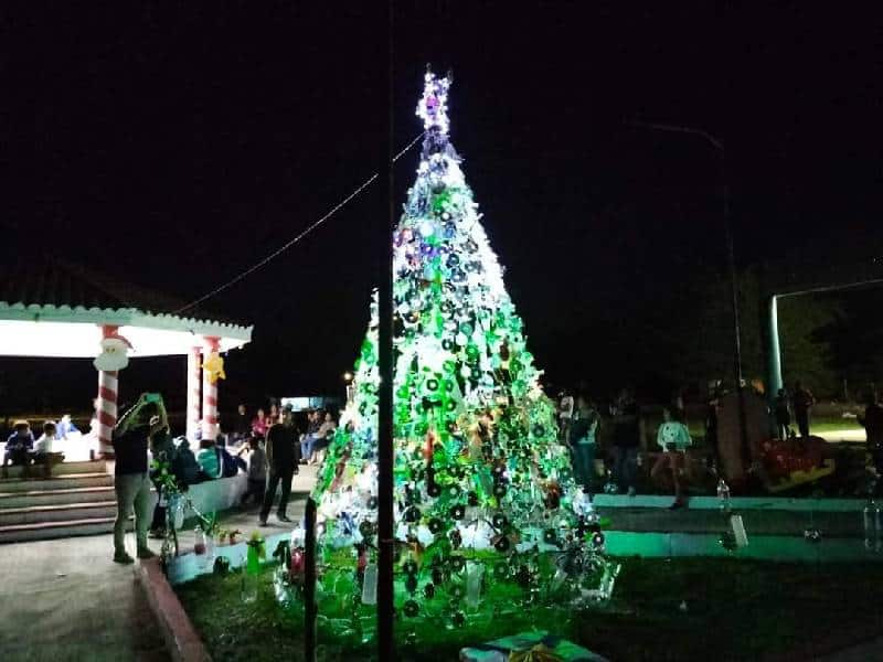 Ayuntamiento de Carrillo Puerto premia a ganadores de concurso navideño