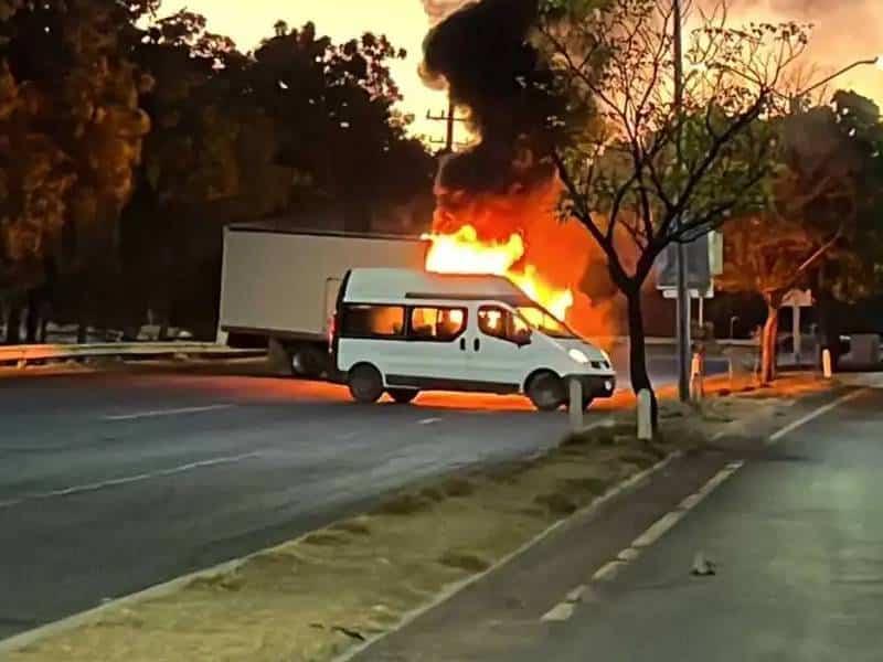 Video. Culiacán bajo fuego, reportan carros incendiados y clases suspendidas