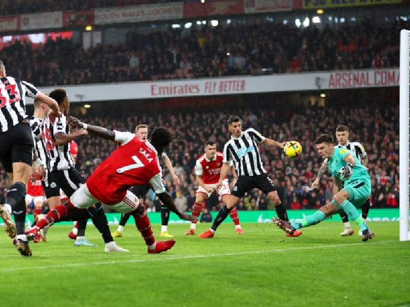Premier League: Arsenal y Newcastle dividen puntos, United sigue en racha