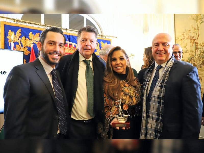 Recibe Mara Lezama el premio “Destino líder en turismo de América y el Caribe" para Quintana Roo