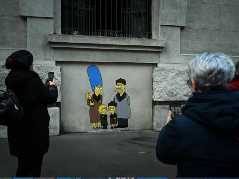 Murales en Milán muestran a Los Simpson como víctimas del Holocausto