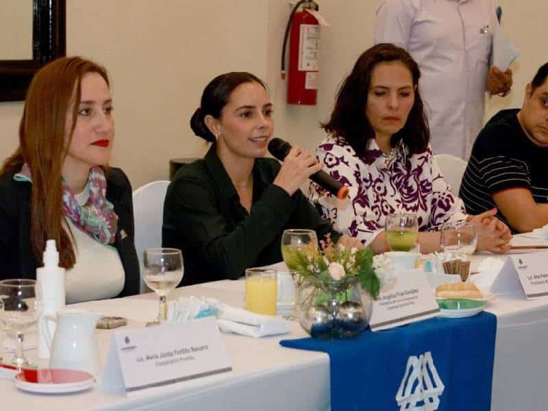 Reafirma Ana Paty Peralta diálogo y apertura con cámaras empresariales de Cancún  