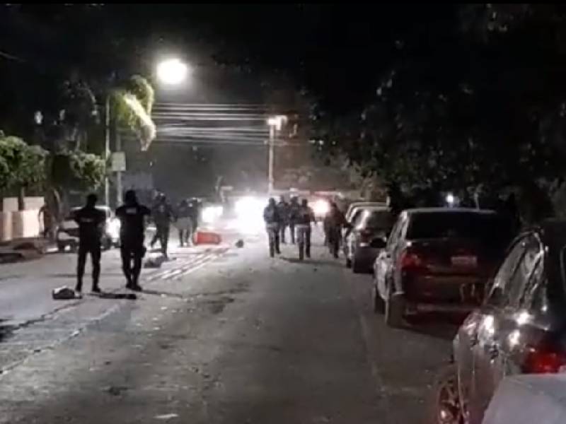 Reportan enfrentamiento entre porra del Atlas y la policía tras empate con el Santos