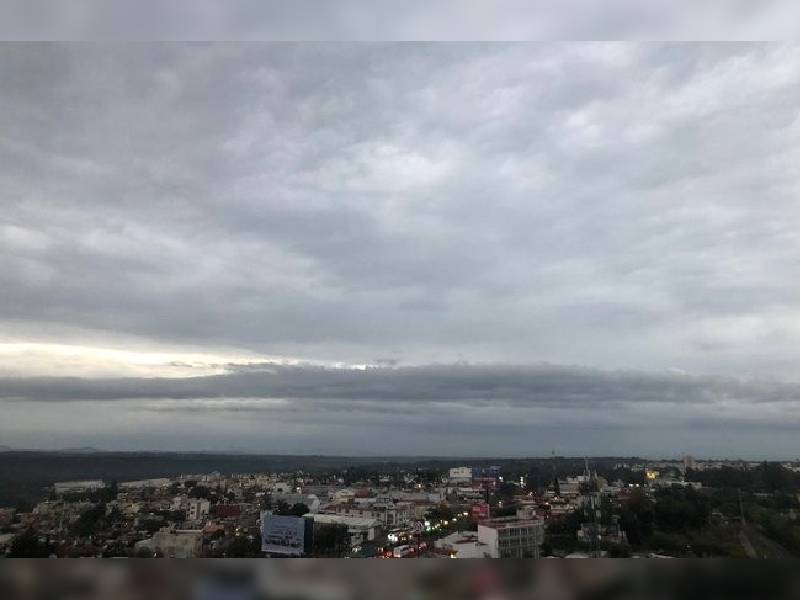 Cielo medio nublado con lluvias aisladas en Quintana Roo