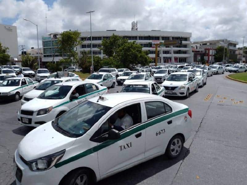 Quintana Roo inicia trabajo diplomático para enfrentar mala imagen de los taxistas de Cancún