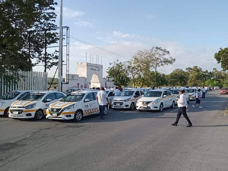 Protesta de taxistas afecta el servicio en Chetumal y Bacalar