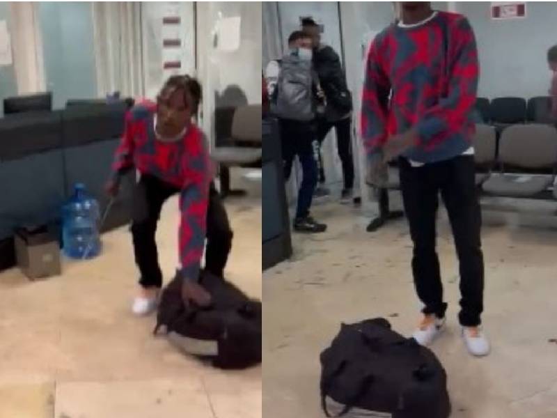 De Jamaica, sujeto que destruyó cristal en oficina de Migración en aeropuerto de Cancún