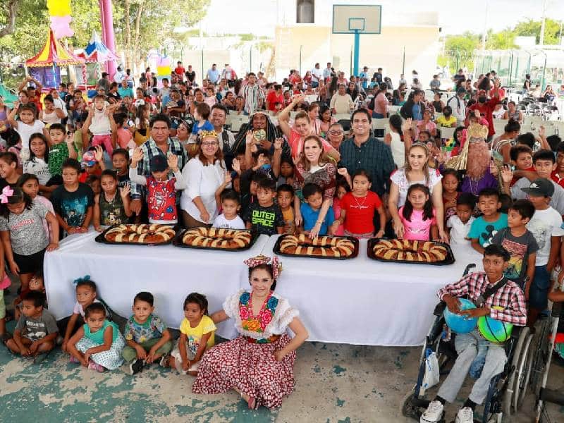Atenea Gómez Ricalde celebra el Día de Reyes con las familias de la Zona Continental