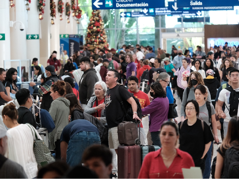 Aeropuerto de Cancún, casi con 600 vuelos, pese a alerta del gobierno de Estados Unidos