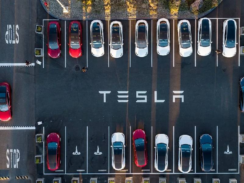 Tesla reporta ganancias por 3.7 mil mdd