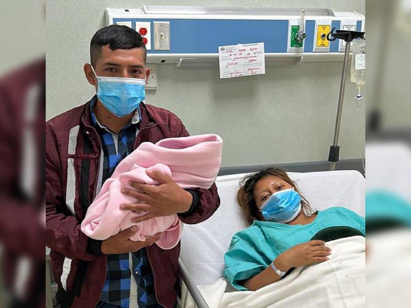 Nace primera bebé en hospital del IMSS que atiende a no derechohabientes