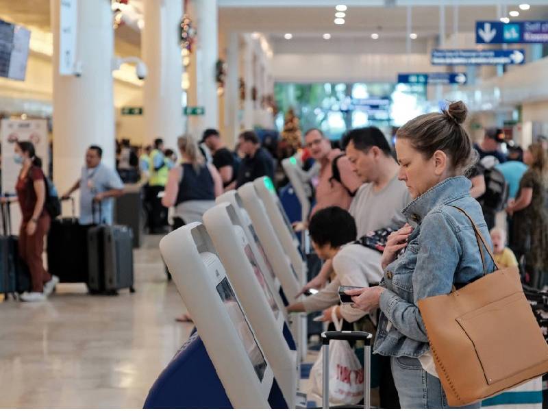 El aeropuerto de Cancún sigue con operaciones arriba de las 500: hoy 572