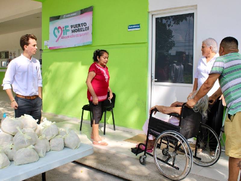 Valoran a candidatos a cirugía de cataratas en Puerto Morelos