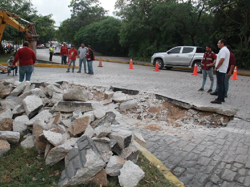Se abre un socavón cerca de la Catedral de Cancún