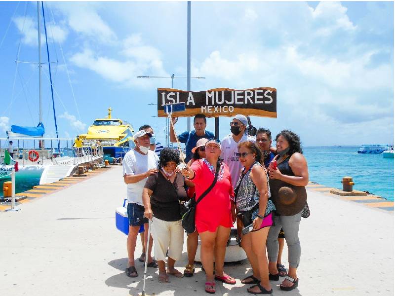 Cifra récord en traslado de pasajeros a Isla Mujeres