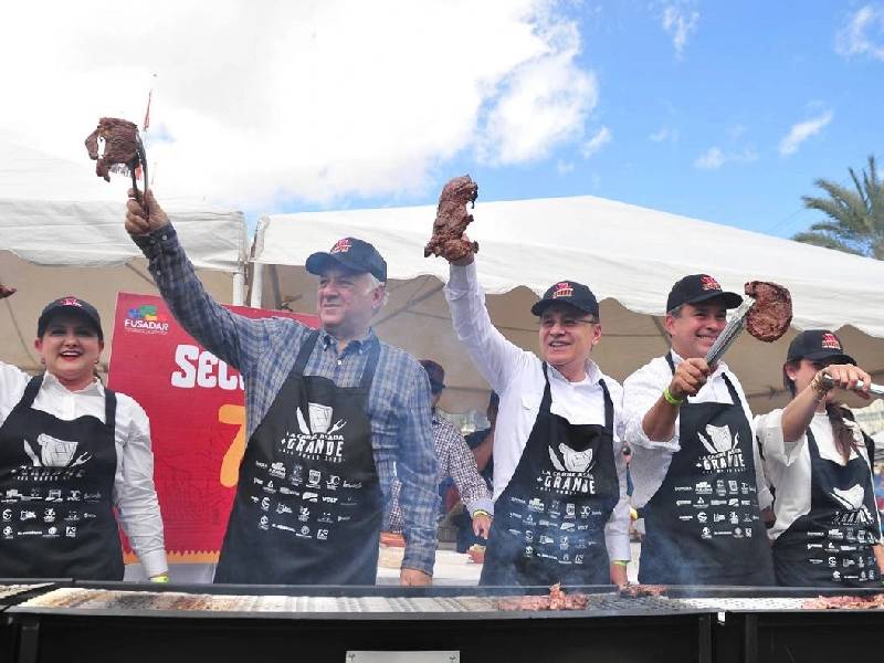 Hermosillo rompe récord Guinness de la carne asada más grande del mundo