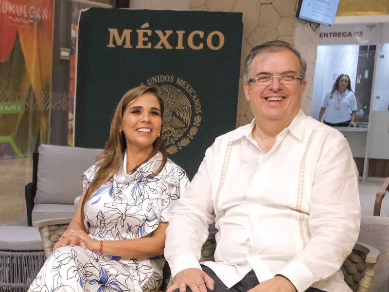 Marcelo Ebrard junto a Mara Lezama inauguran las oficinas de pasaportes en Cancún