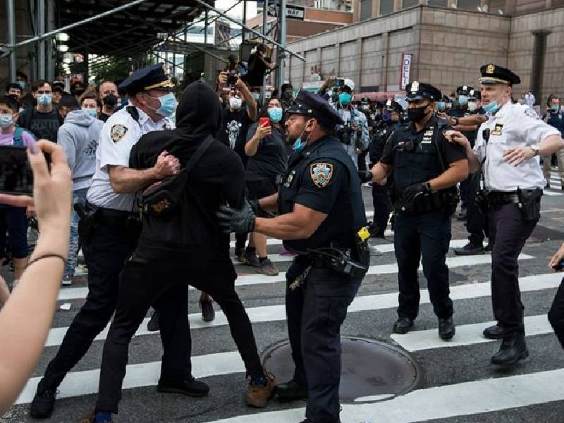 Nueva York indemnizará a manifestantes contra el racismo acosados por la policía