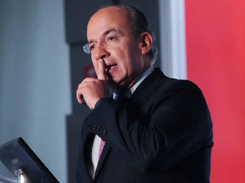 No hay “una denuncia especial” ante la FGR contra Felipe Calderón: AMLO