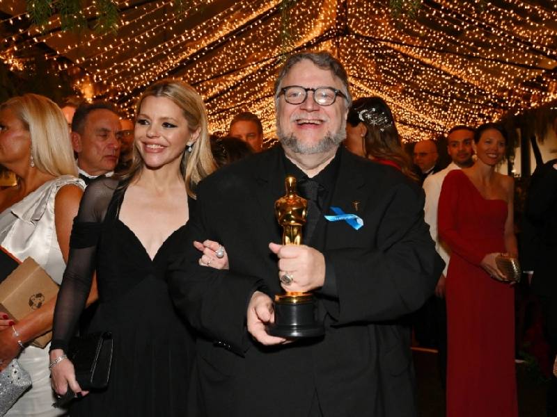 ¿Qué significa el listón azul que portó Guillermo del Toro en los Premios Oscar?