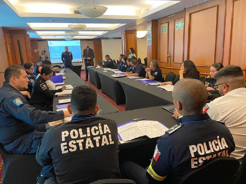 Oficiales policiacos de Quintana Roo participan en taller sobre libertad de expresión