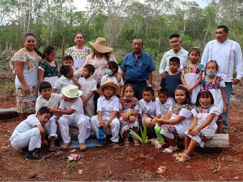 Primaria de Zona Maya incentiva siembra de hortalizas entre alumnos