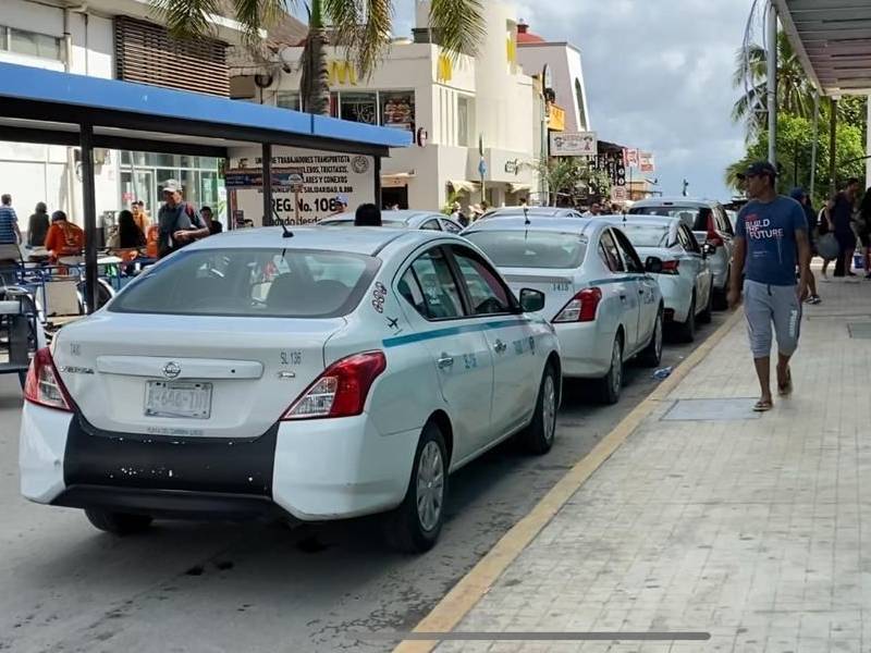 Gobierno de Quintana Roo busca solución al problema tarifario de taxis