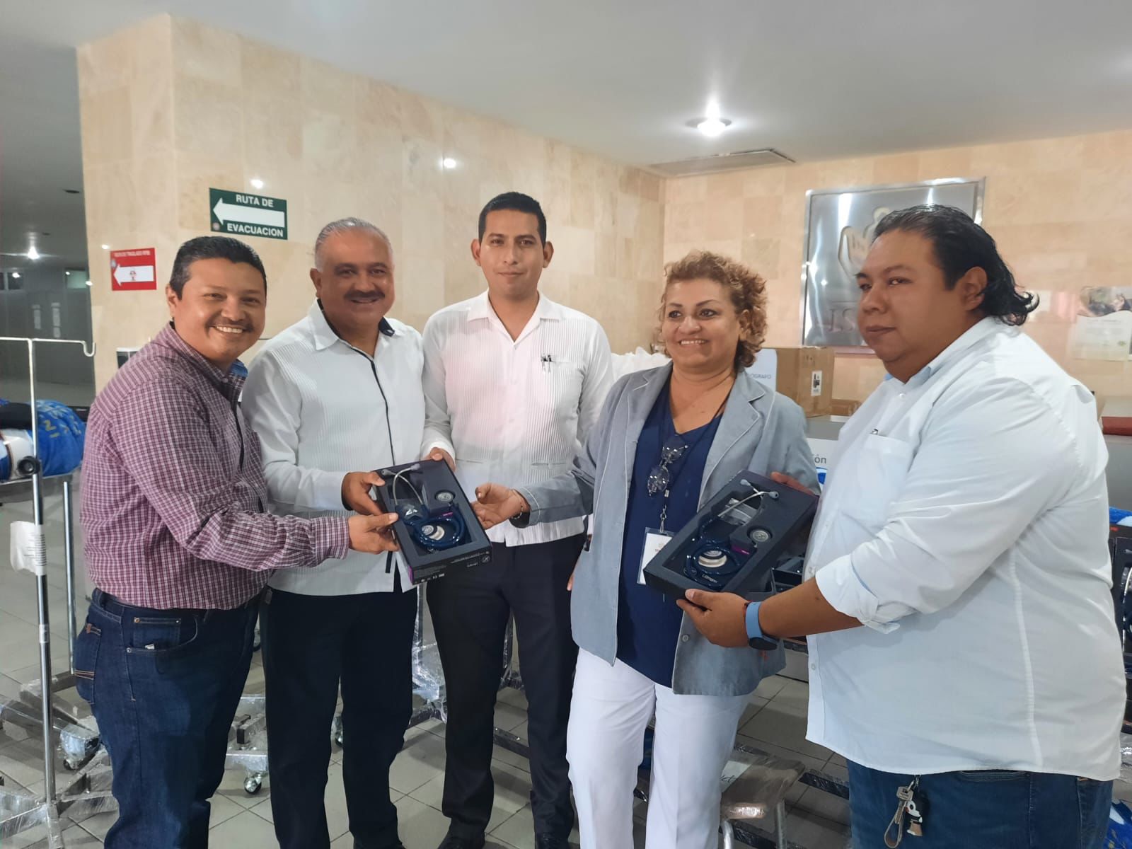 Clínicas del Issste en Quintana Roo reciben nuevo equipamiento y mobiliario 