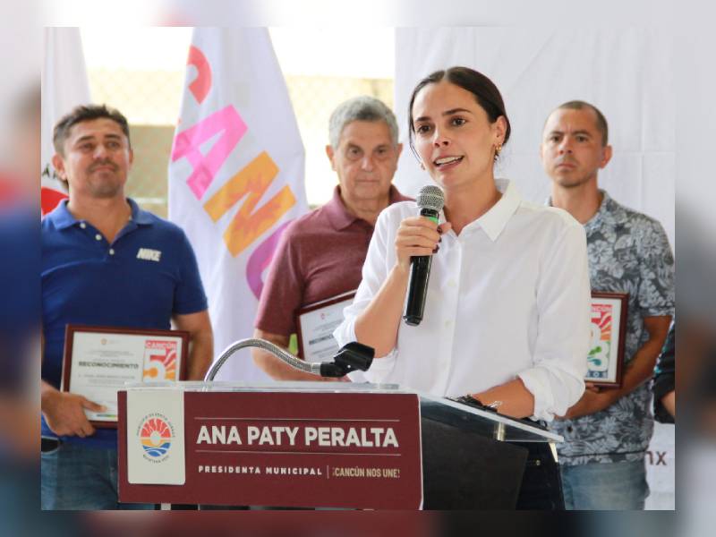 Ana Paty Peralta - Cancún nos une