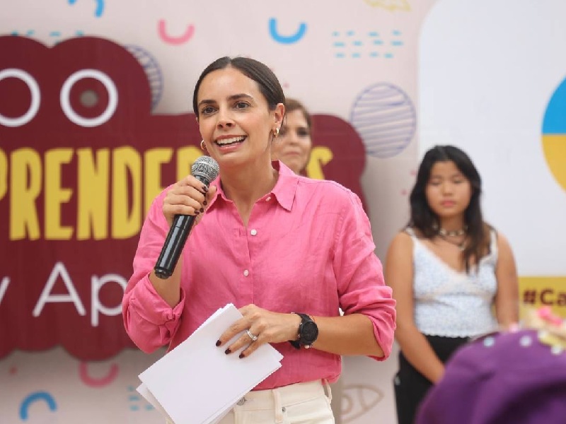 Ana Paty Peralta respalda a niñas y niños cancunenses emprendedores