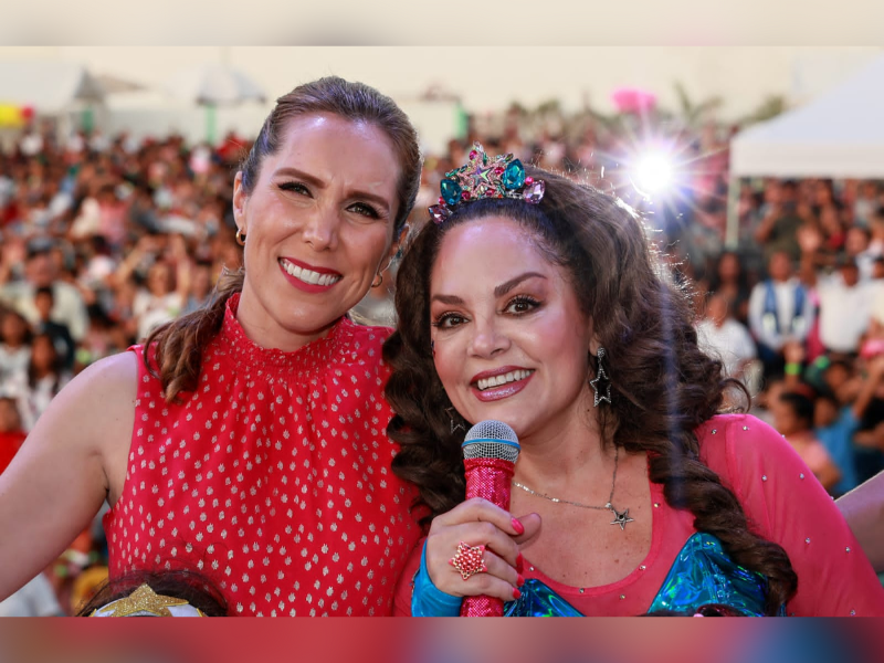 Atenea celebra a los niños de Isla Mujeres con concierto de Tatiana