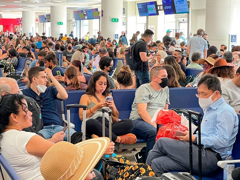El aeropuerto de Cancún cerca de los 700 vuelos este sábado