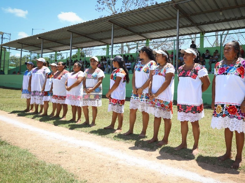 Equipo de softbol femenil, Guerreras Mayas visita Leona Vicario