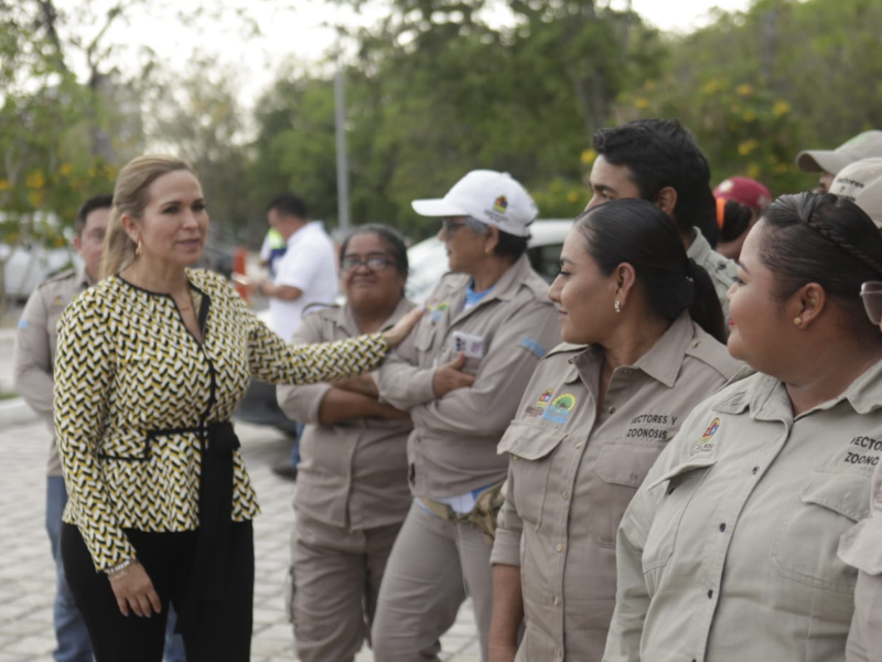Lili Campos combate dengue con fumigaciones en 'zonas rojas'