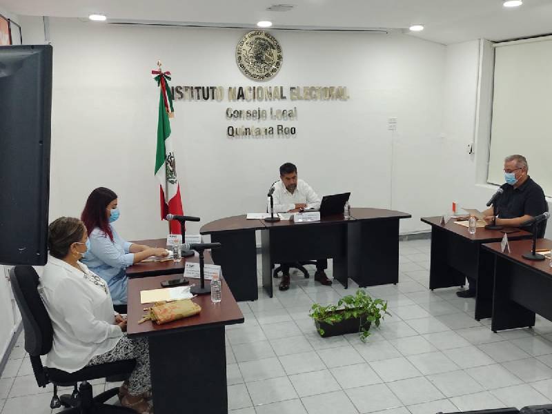 Toma protesta nuevo vocal ejecutivo del INE en Quintana Roo