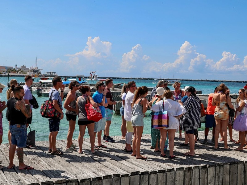 Proyectan movilizar más de 922 mil pasajeros hacia Isla Mujeres y Cozumel en abril