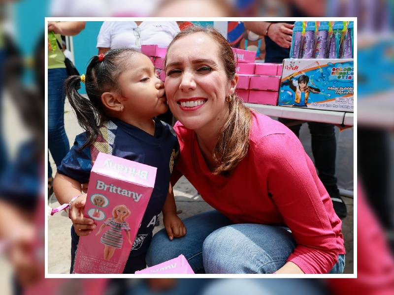 Atenea Gómez lleva sonrisas y alegría a los más pequeños de la Zona Continental
